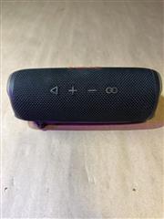 BLACK JBL FLIP 6 BLUETOOTH SPEAKER